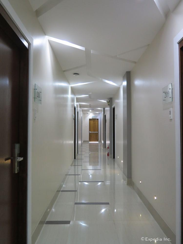 717 Cesar Place Hotel Tagbilaran City Exterior foto