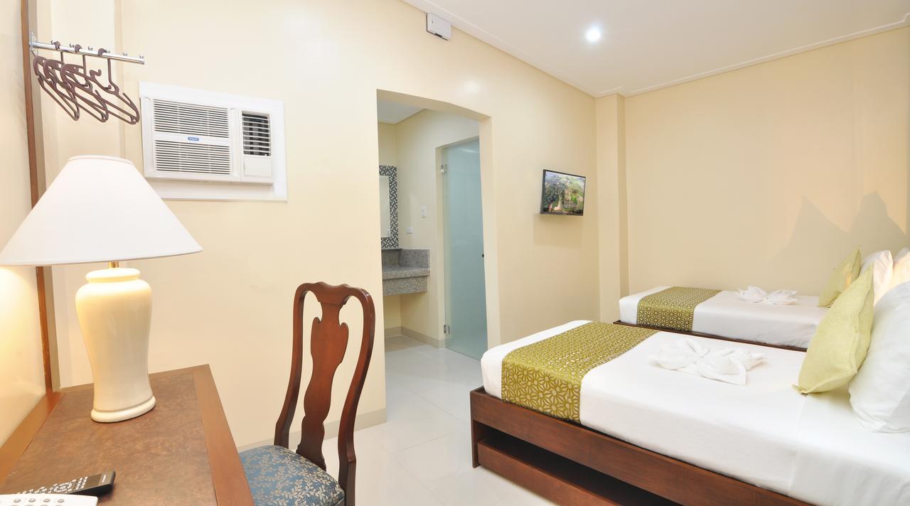 717 Cesar Place Hotel Tagbilaran City Exterior foto