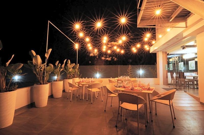 717 Cesar Place Hotel Tagbilaran City Exterior foto